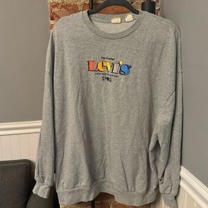 Levi’s Gray Sweatshirt Graphic Prism Levi’s Never Goes Out of Style Size Medium